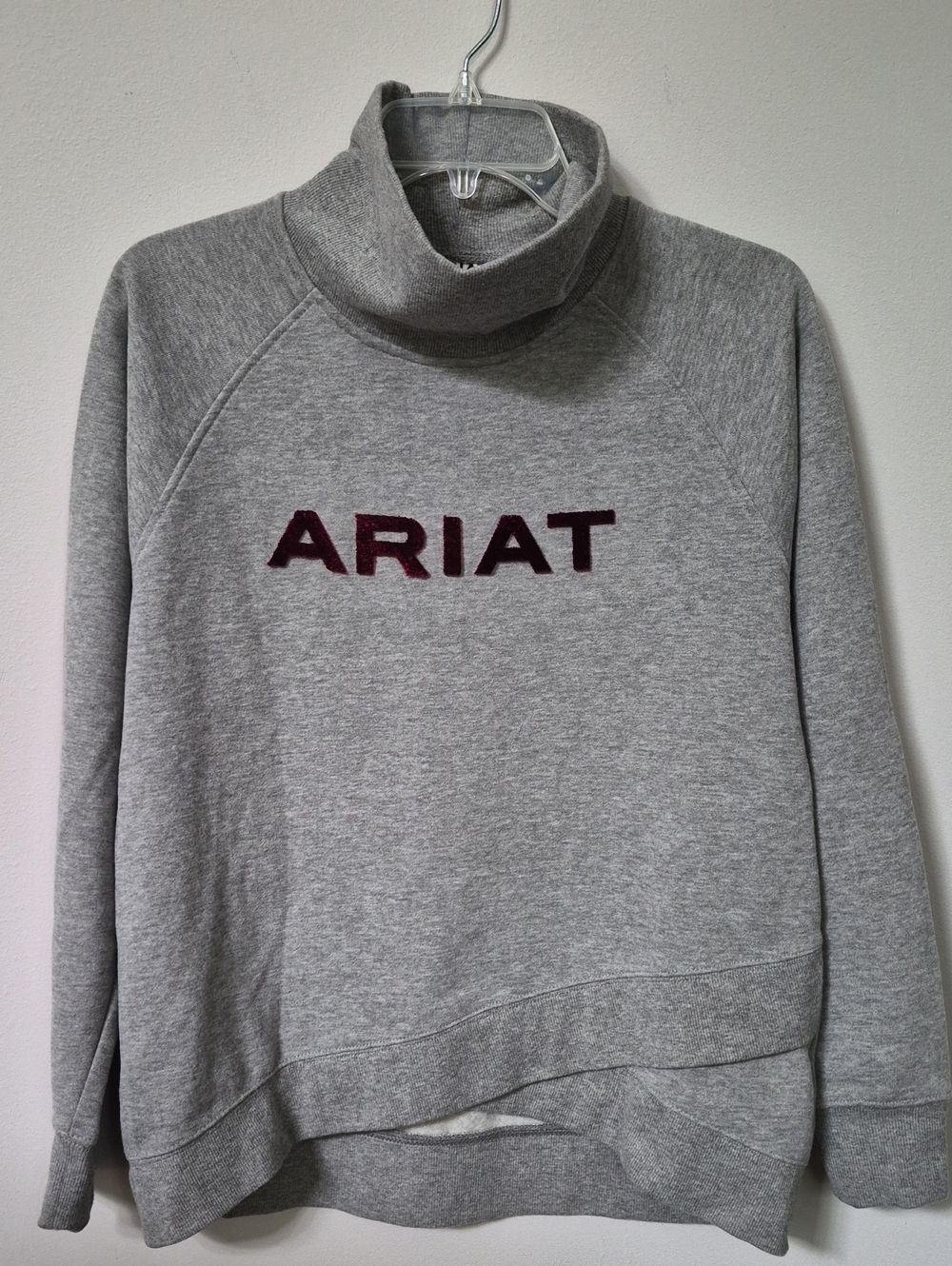 Ariat Mock Neck Sweatshirt Tulip Hem Velour Spell Out Womens M Utility Fleece